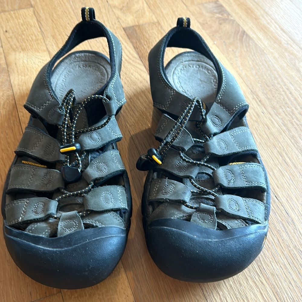 Keen men’s sandal, size 10